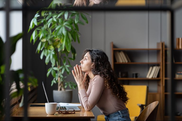 10 Simple, Productive Activities You Can Do When You Aren’t Motivated to Work