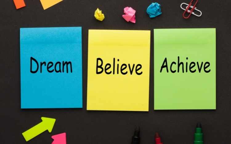 Tips on How to Manifest Goals with the Law of Attraction