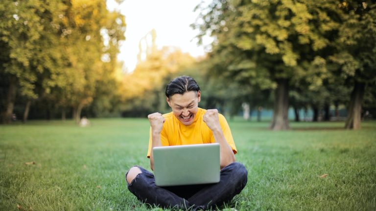 From Setbacks to Comebacks: Unveiling the Path to Success From Setbacks to Comebacks: Unveiling the Path to Success