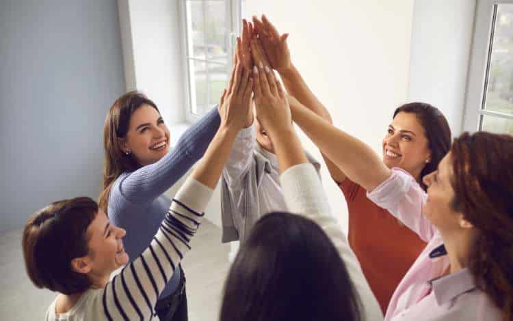 8 Ways to Help You Overcome Shyness and Become Confident 8 Ways to Help You Overcome Shyness and Become Confident