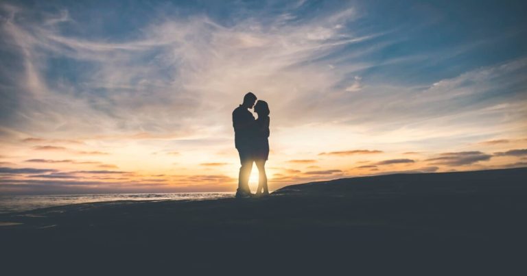 12 Practical Tips to Turn Your Partner into a Minimalist