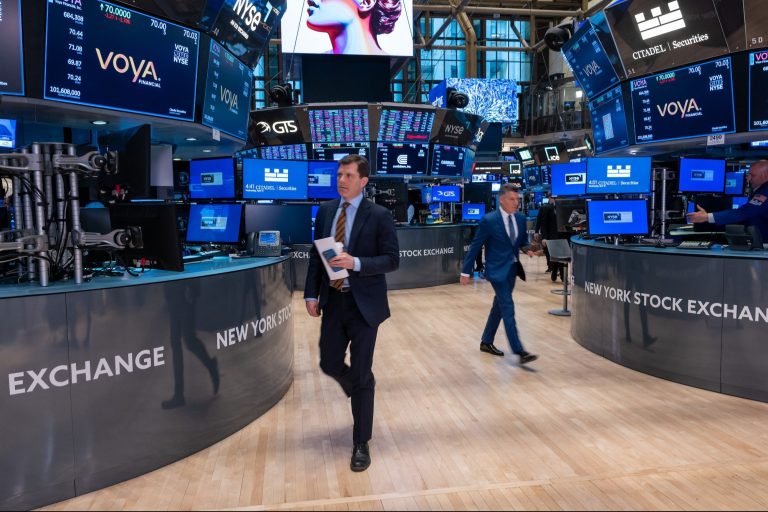 Lawsuit: SEC Collecting Data on US Stock Market Investors Lawsuit: SEC Collecting Data on US Stock Market Investors