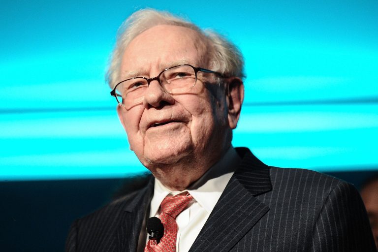 Warren Buffett Reveals What Stock He Bought for Billions Warren Buffett Reveals What Stock He Bought for Billions