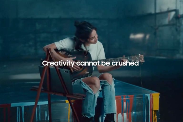 Samsung Shades Apple’s Crush Ad With New ‘UnCrush’ Promotion Samsung Shades Apple’s Crush Ad With New ‘UnCrush’ Promotion