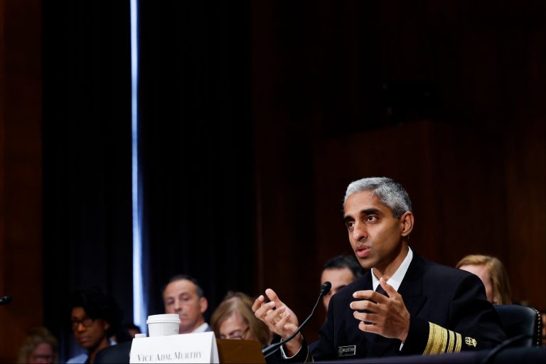 U.S. Surgeon General Says Social Media Needs a Warning Label U.S. Surgeon General Says Social Media Needs a Warning Label