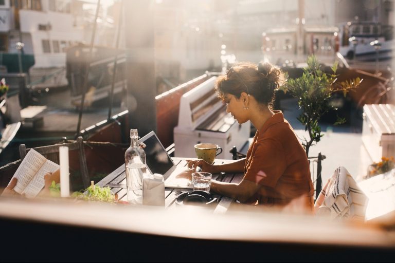 How Businesses Can Thrive Without a Physical Office in Today’s World How Businesses Can Thrive Without a Physical Office in Today’s World