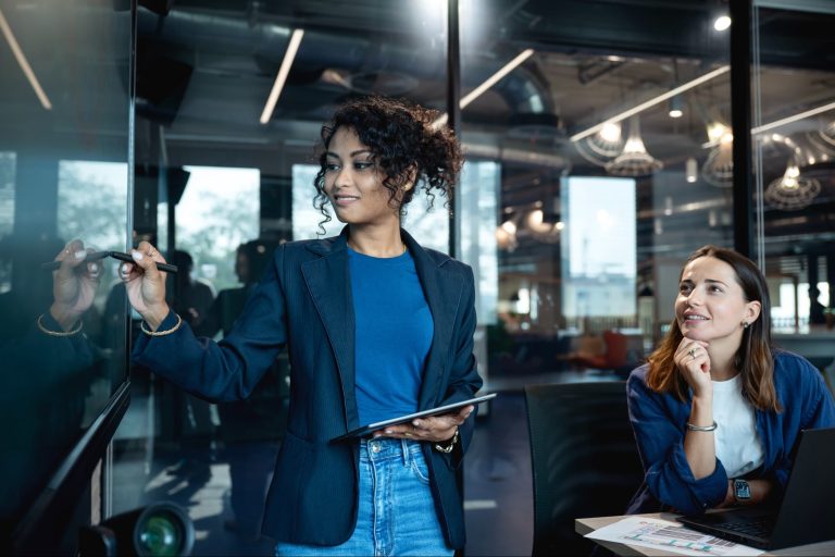 How to Blend Data and Intuition for Better Decision-Making How to Blend Data and Intuition for Better Decision-Making