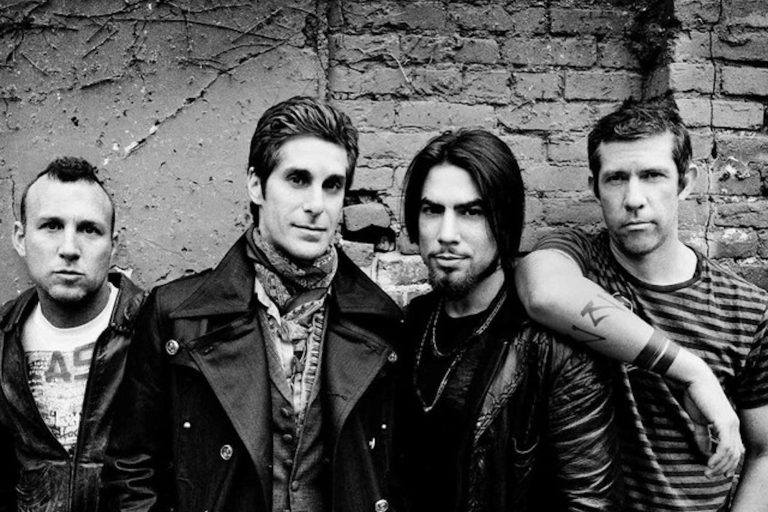 Jane’s Addiction Reunites Original Lineup for New Tour Jane’s Addiction Reunites Original Lineup for New Tour