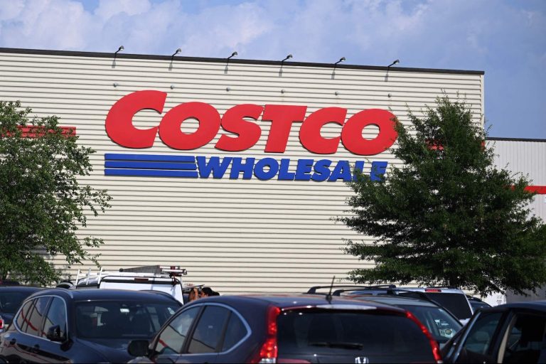 Costco CFO: New Tech, Expanding Online Buying-Pickup on Way Costco CFO: New Tech, Expanding Online Buying-Pickup on Way